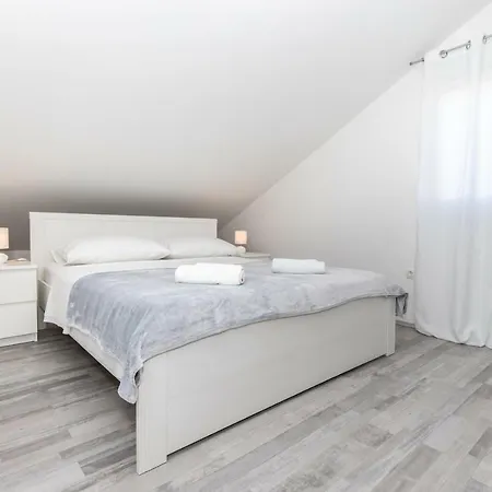 Kreso Apartament *