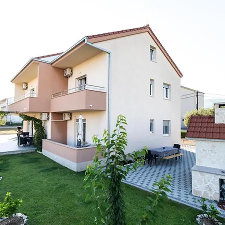 Apartament Kreso *