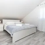 Kreso Appartement *